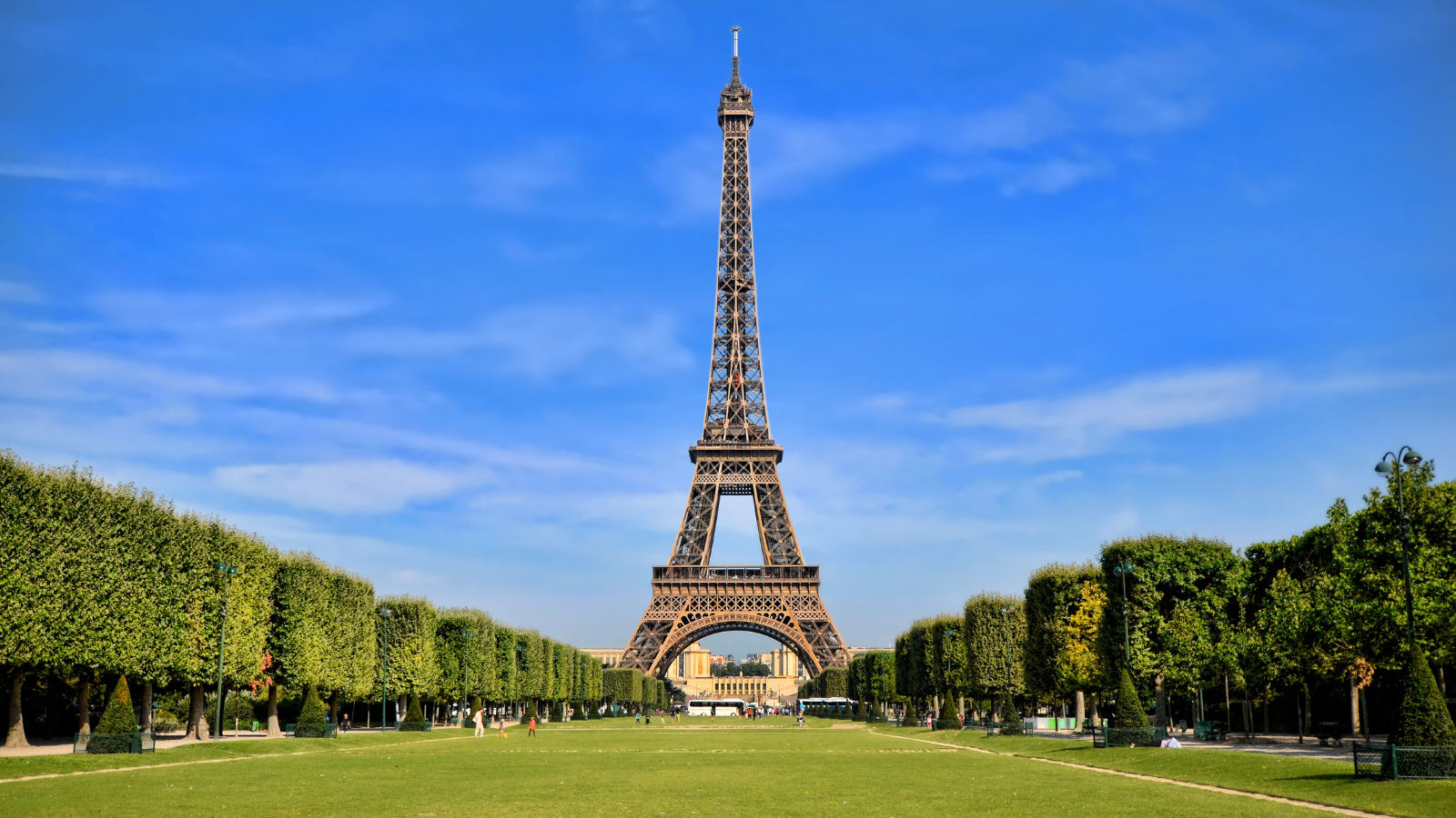 Réaménagement du site Tour Eiffel : Verts et socialistes aux commandes de la bétonneuse !
